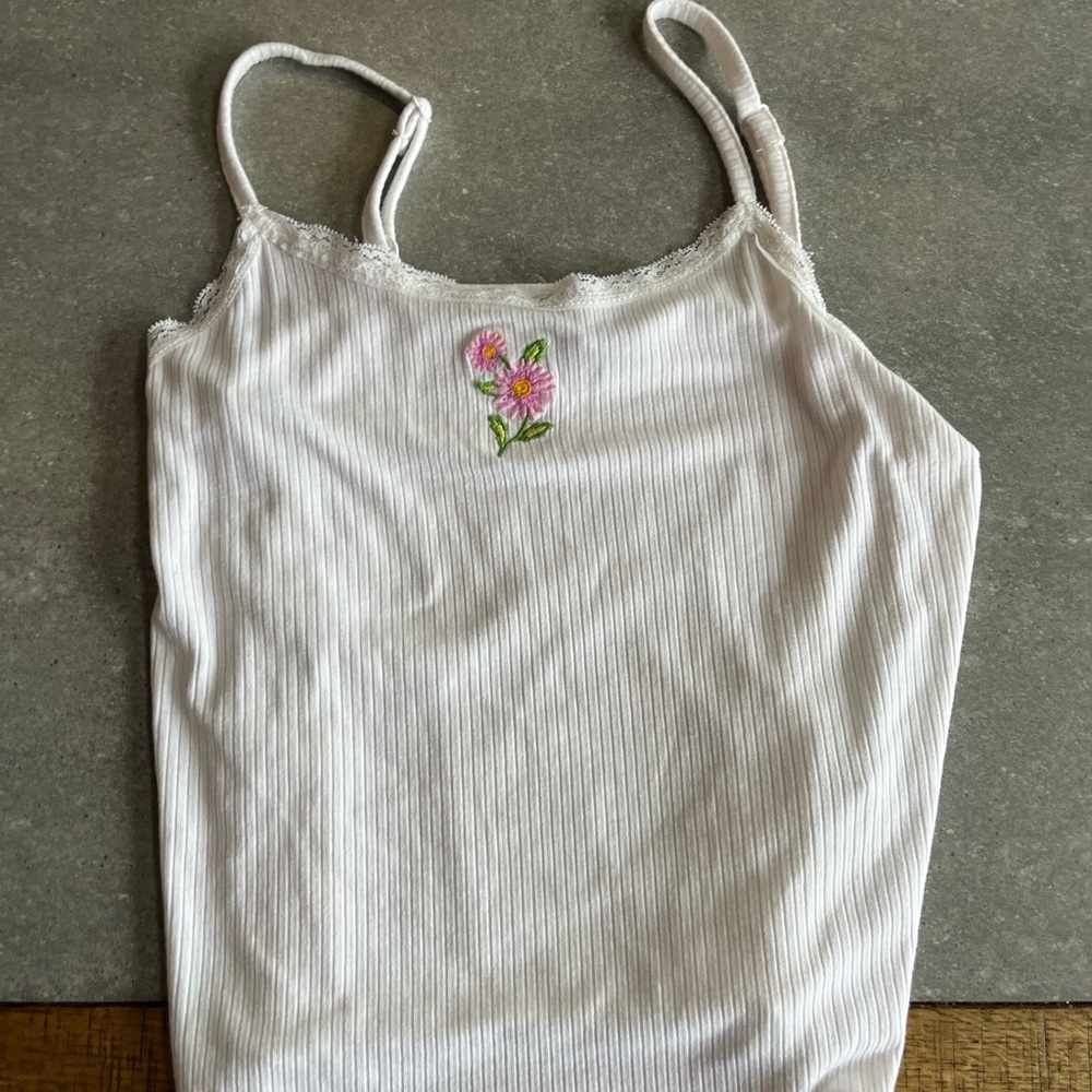 🌸white floral tank🌸
